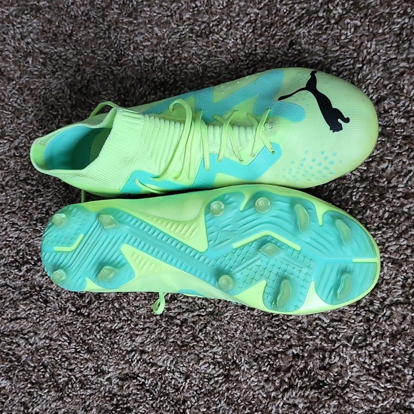 PUMA Soccer Cleats Size 7 - Picture 3 of 4